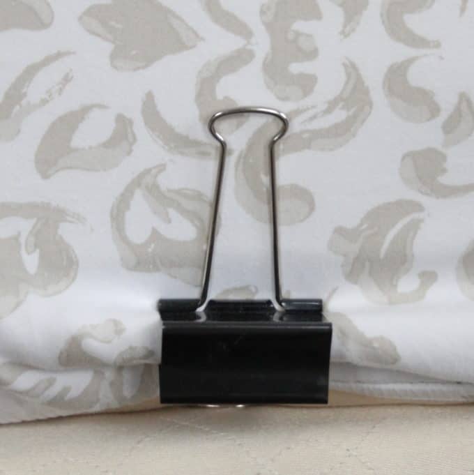 Bed Sheet Straps/Fitted Sheet Holders for Corners - Keep Your Bed