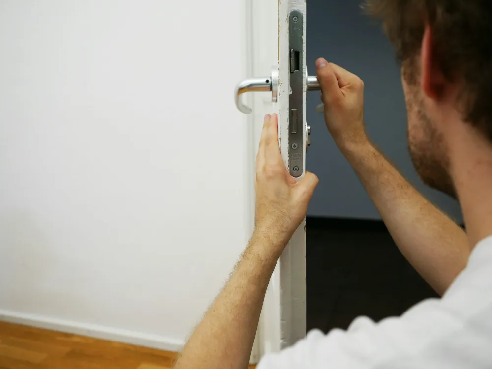 Common Situations When Professional Locksmiths Can Save You from Stress