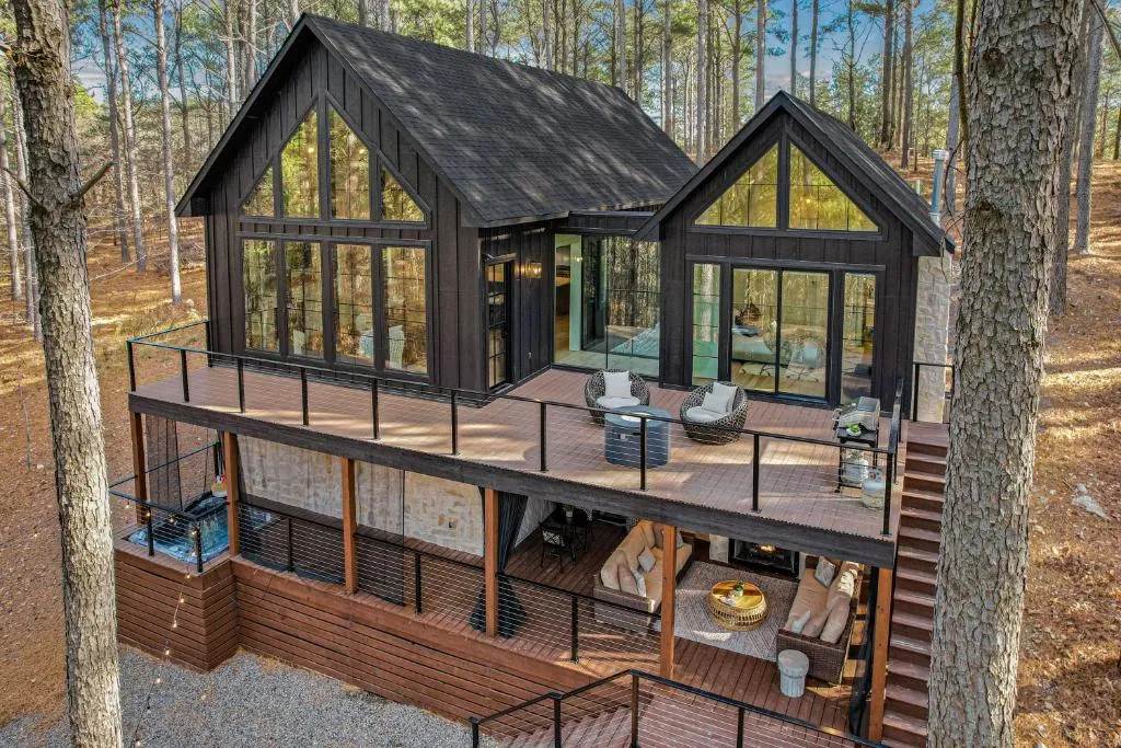 Hawaii Cabin Rentals That Welcome Pets and Design Lovers Alike