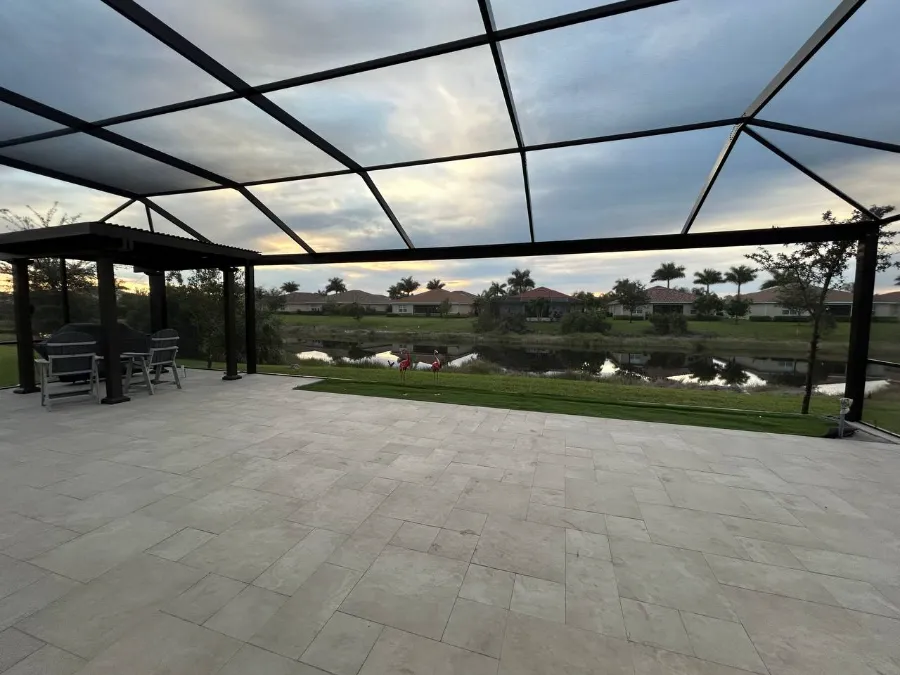 Hiring a Pool Screen Contractor 2