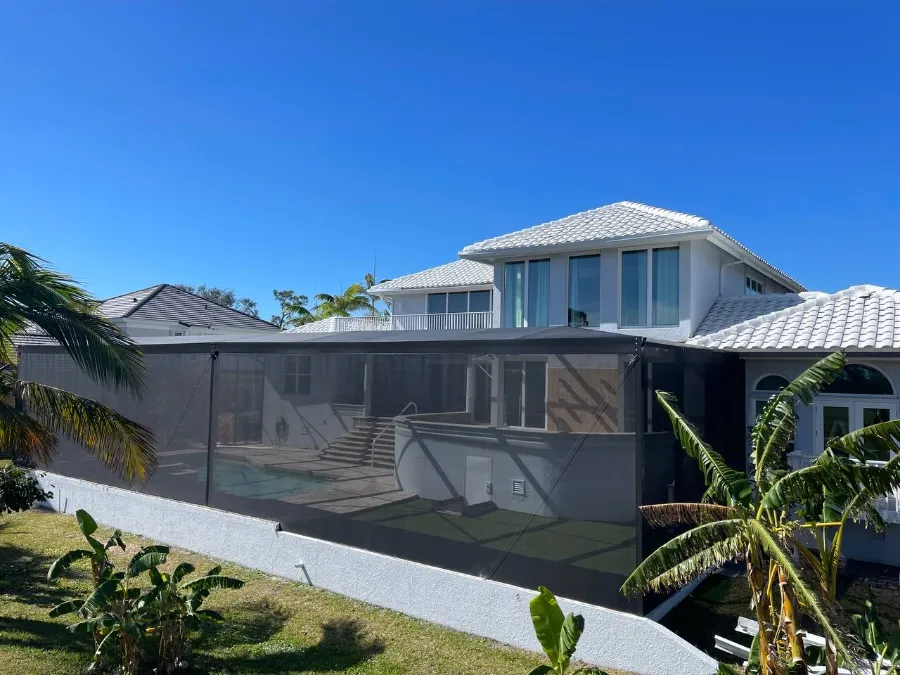 Hiring a Pool Screen Contractor 3