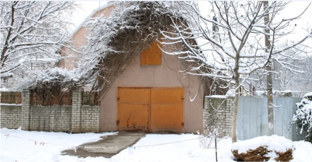 SimpleGarageDoorCareYouCanDoYourself1