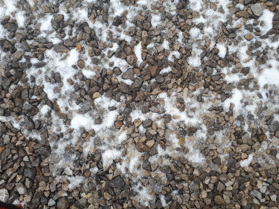 Pea Gravel Paths in Winter - How to Prevent Slippery Spots near Steps and Entries