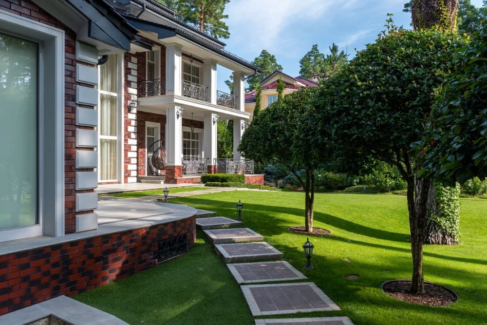 Best Landscaping Ideas for Homes in Every Season