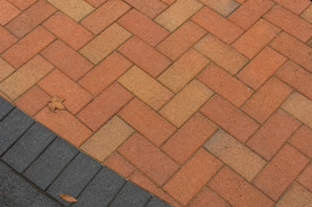 Lay a tight herringbone