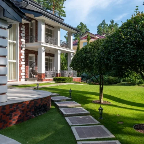 Best Landscaping Ideas for Homes in Every Season