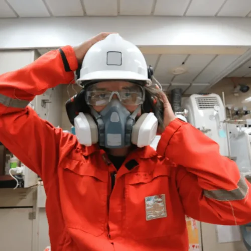 How to Stay Safe While Renovating - The Role of Respirators in Home Improvement